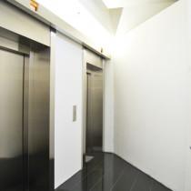 Вид главного лифтового холла Бизнес-центр «Кантри Парк», Фаза III